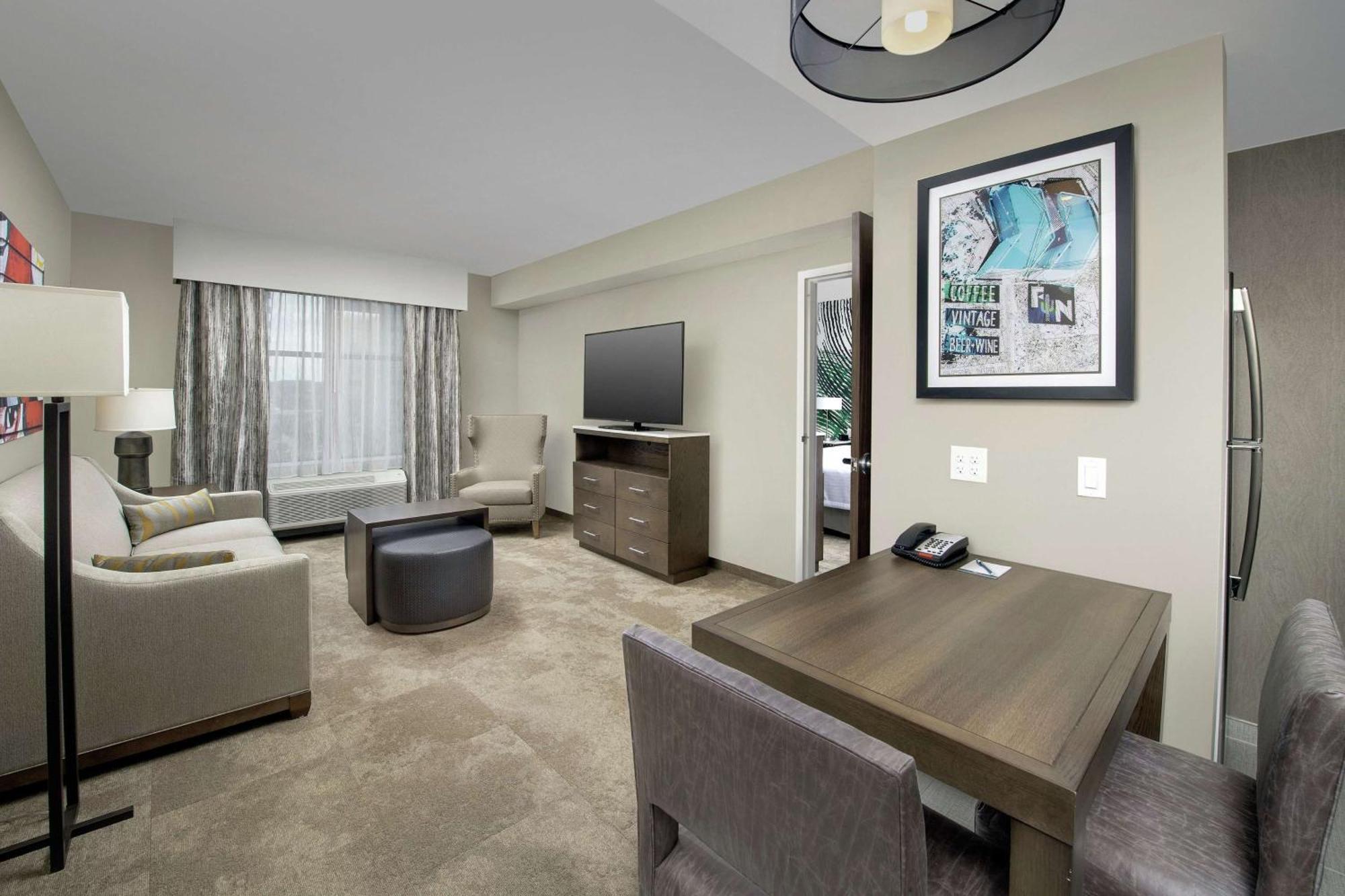 One-Bedroom King Suite Non-Smoking